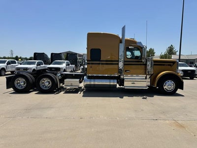 2025 Peterbilt 589 Base