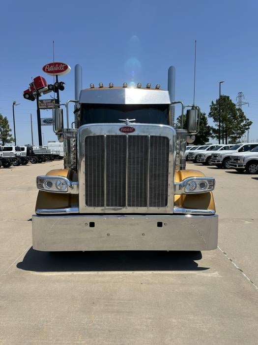 2025 Peterbilt 589 Base