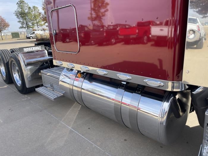 2022 Peterbilt 389 Base