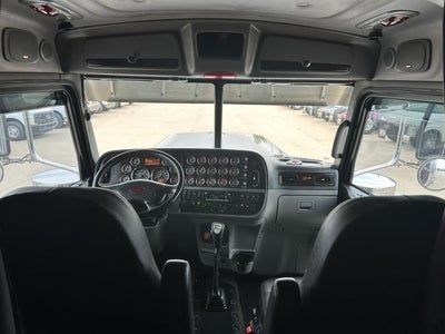 2022 Peterbilt 389 Base