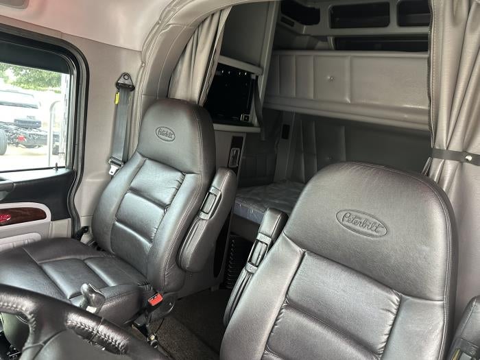 2022 Peterbilt 389 Base