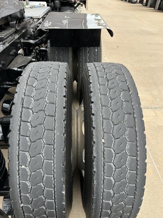 2022 Peterbilt 389 Base