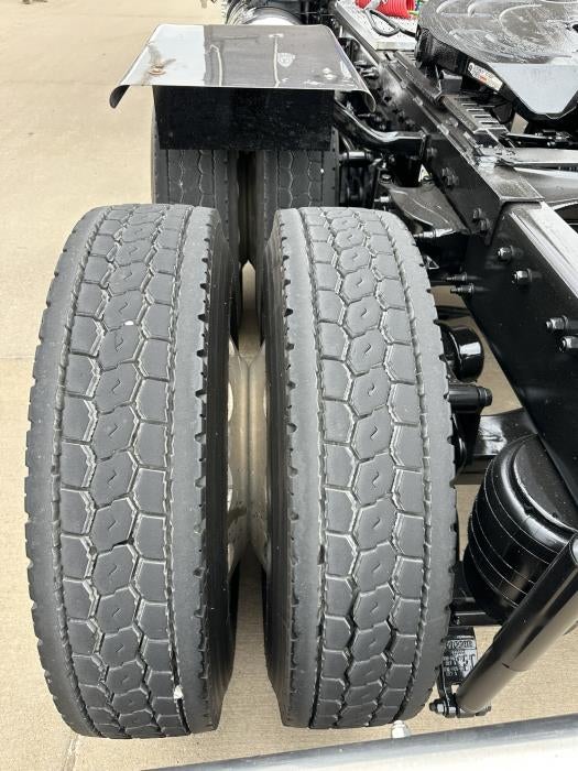 2022 Peterbilt 389 Base