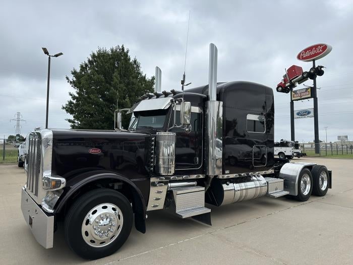 2022 Peterbilt 389 Base