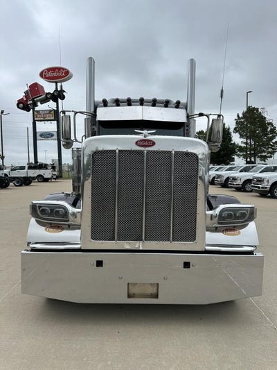 2022 Peterbilt 389 Base