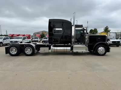 2022 Peterbilt 389 Base