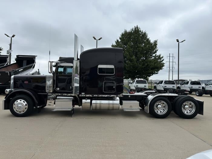 2022 Peterbilt 389 Base