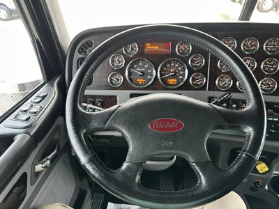 2022 Peterbilt 389 Base