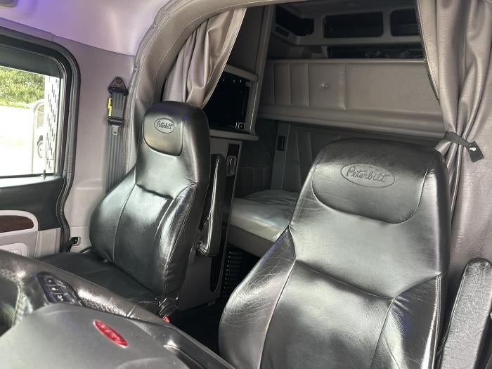 2022 Peterbilt 389 Base