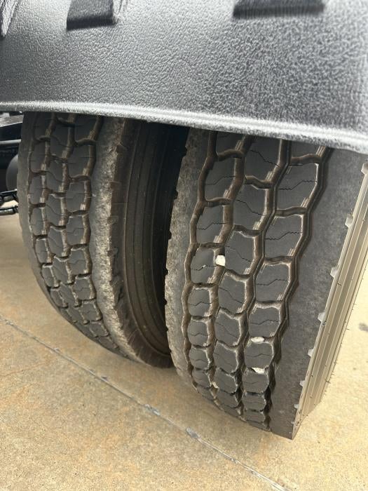 2022 Peterbilt 389 Base