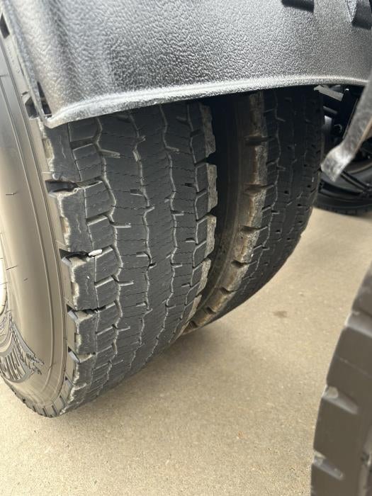 2022 Peterbilt 389 Base