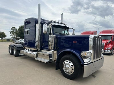 2022 Peterbilt 389 Base