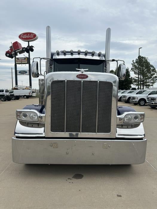 2022 Peterbilt 389 Base