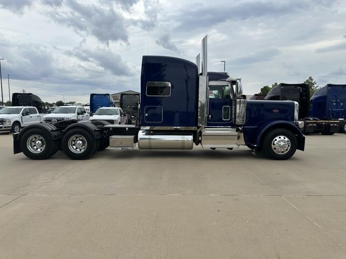 2022 Peterbilt 389 Base