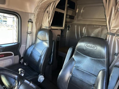 2022 Peterbilt 389 Base