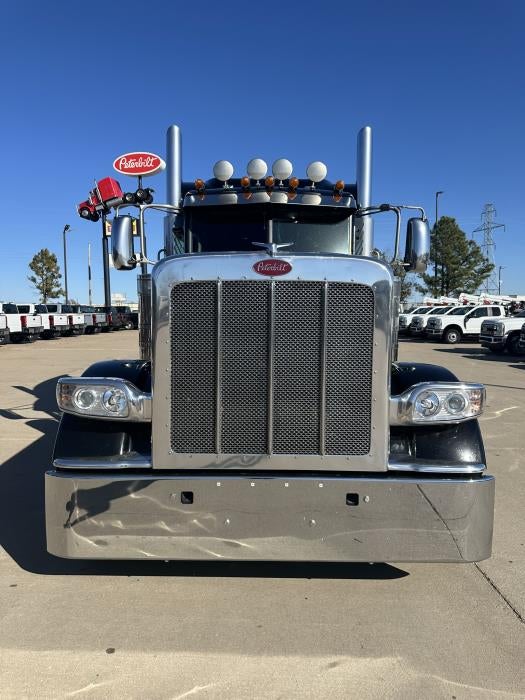 2023 Peterbilt 389 Base
