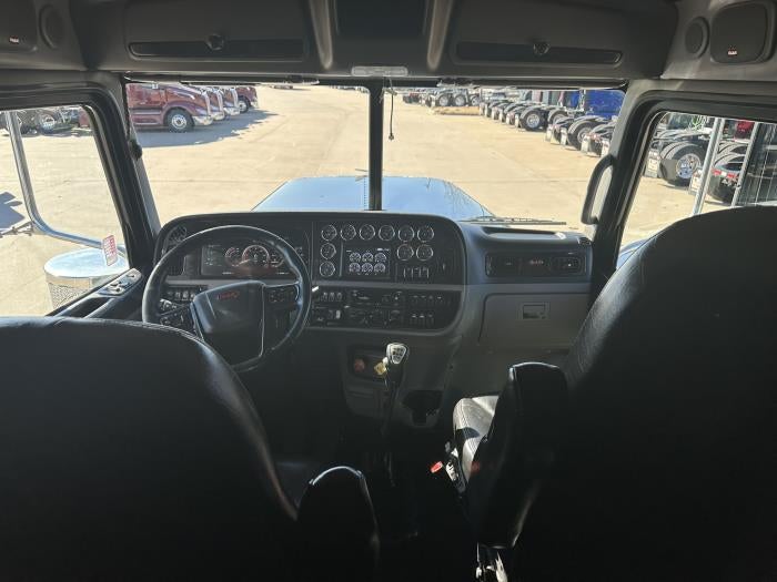 2023 Peterbilt 389 Base