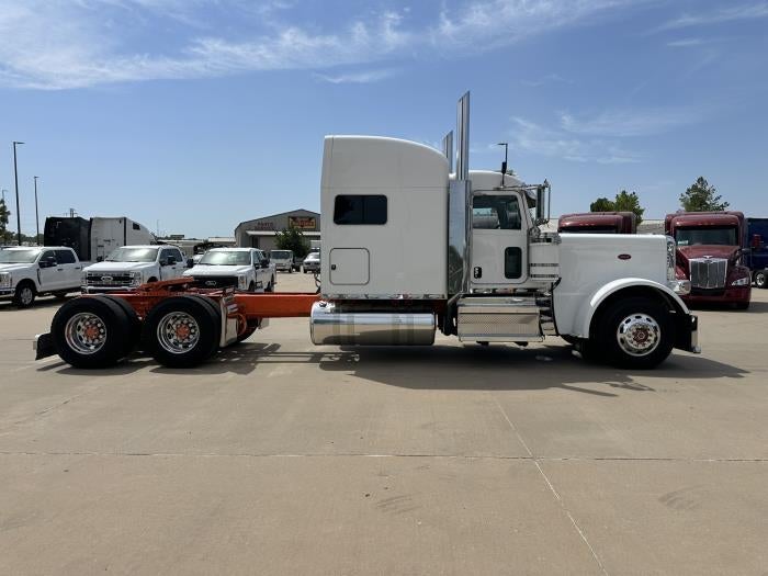 2023 Peterbilt 389 Base