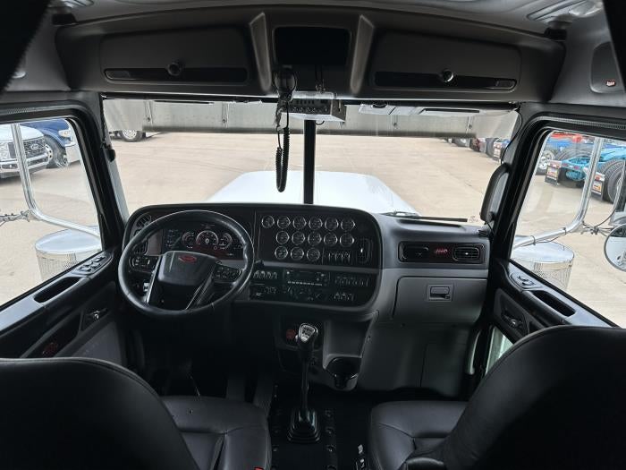 2024 Peterbilt 389 Base