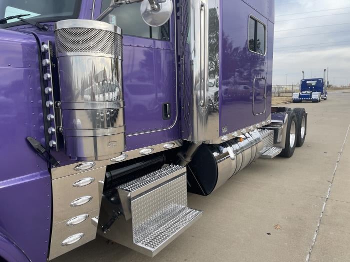 2024 Peterbilt 389 Base