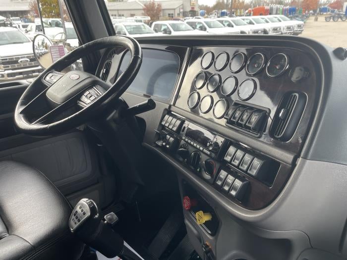 2024 Peterbilt 389 Base