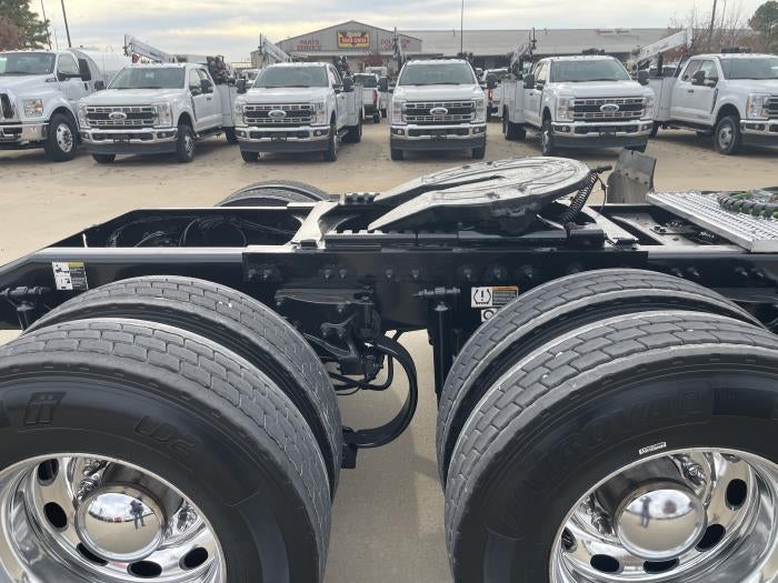 2024 Peterbilt 389 Base