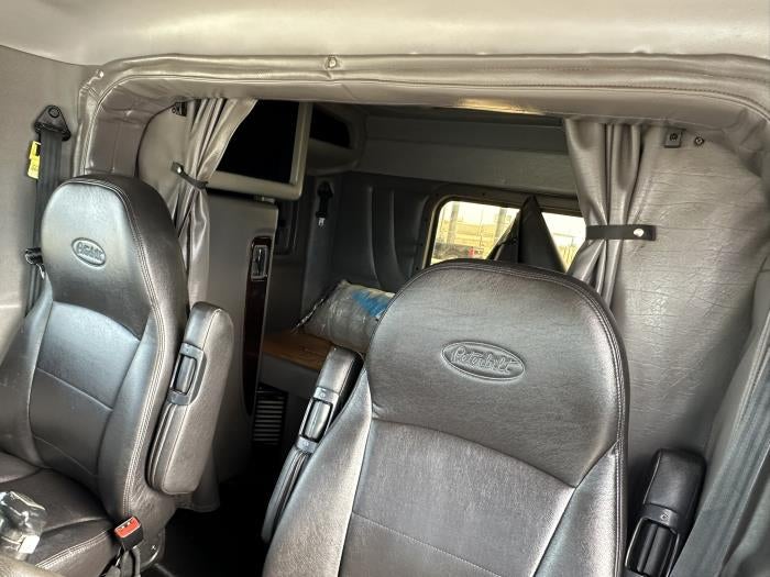 2019 Peterbilt 389 Base