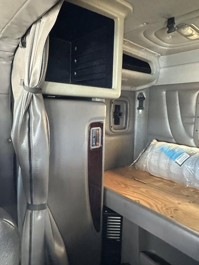 2019 Peterbilt 389 Base