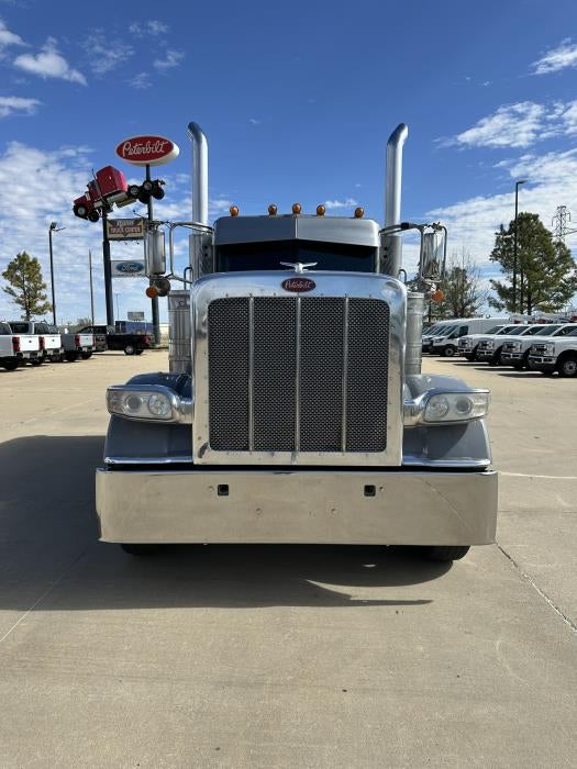 2019 Peterbilt 389 Base