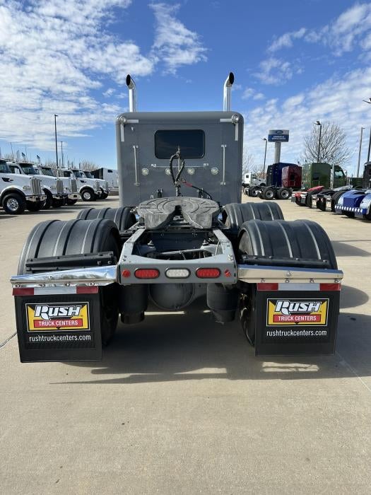 2019 Peterbilt 389 Base