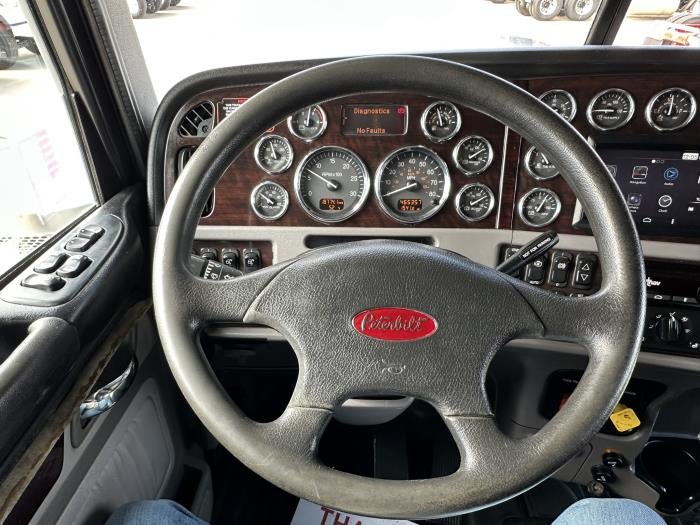 2019 Peterbilt 389 Base