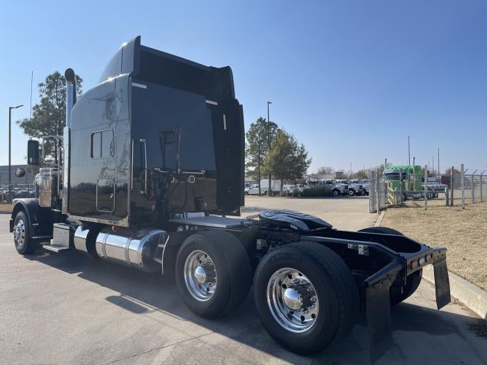 2022 Peterbilt 389 Base