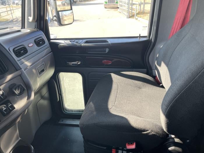 2022 Peterbilt 389 Base