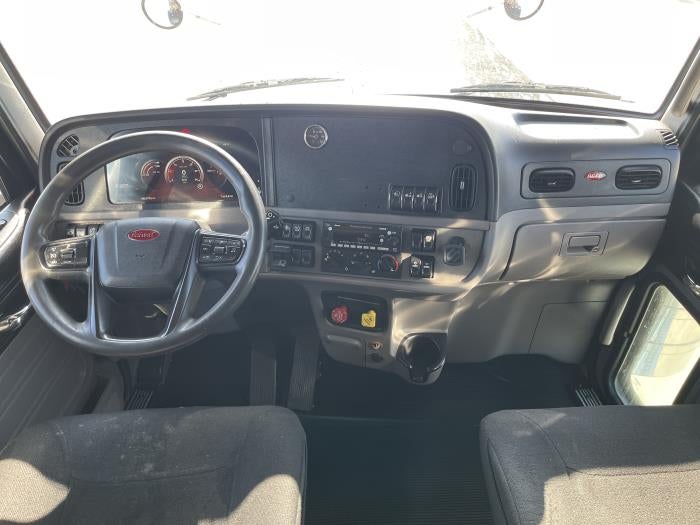 2022 Peterbilt 389 Base