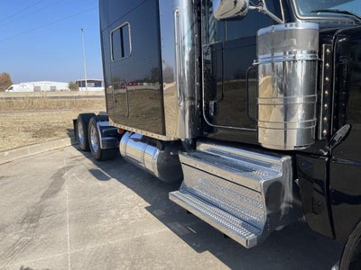 2022 Peterbilt 389 Base