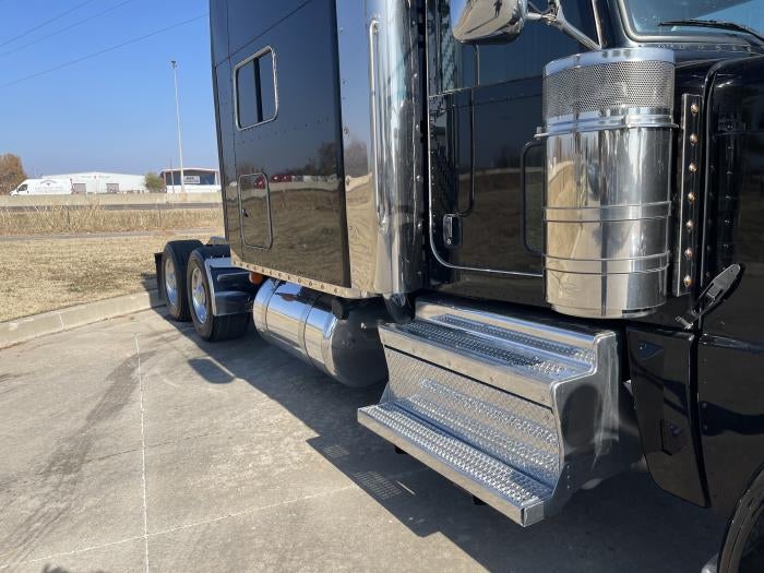 2022 Peterbilt 389 Base