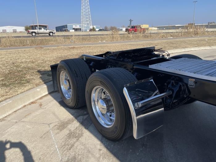 2022 Peterbilt 389 Base