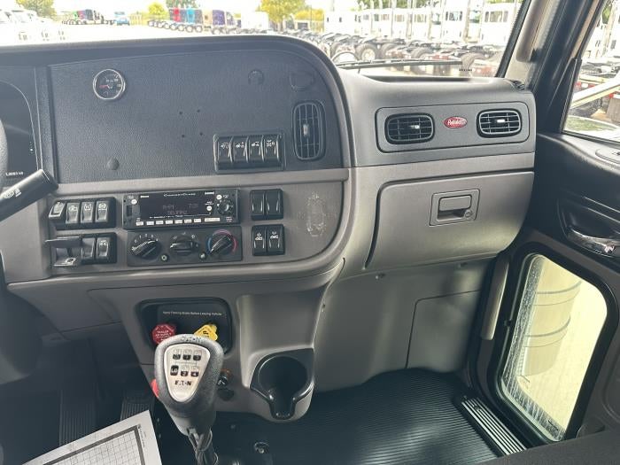 2022 Peterbilt 389 Base