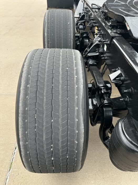 2022 Peterbilt 389 Base