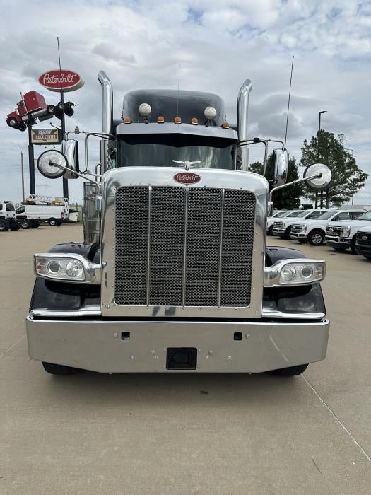2022 Peterbilt 389 Base