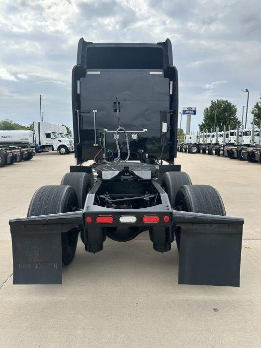2022 Peterbilt 389 Base