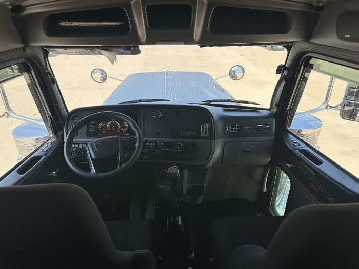 2022 Peterbilt 389 Base
