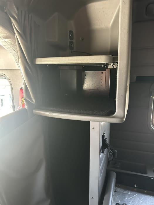 2022 Peterbilt 389 Base