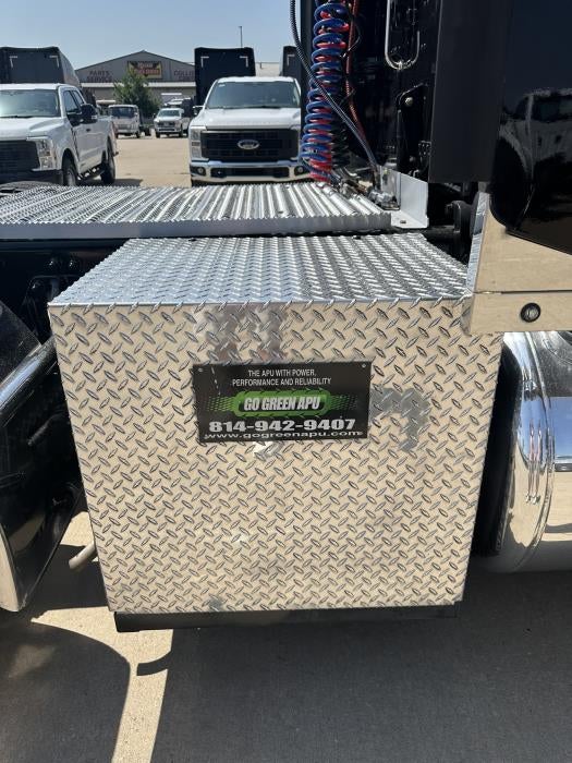 2022 Peterbilt 389 Base