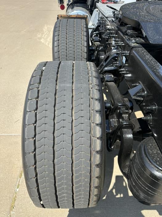 2022 Peterbilt 389 Base