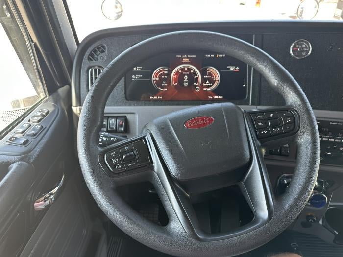 2022 Peterbilt 389 Base