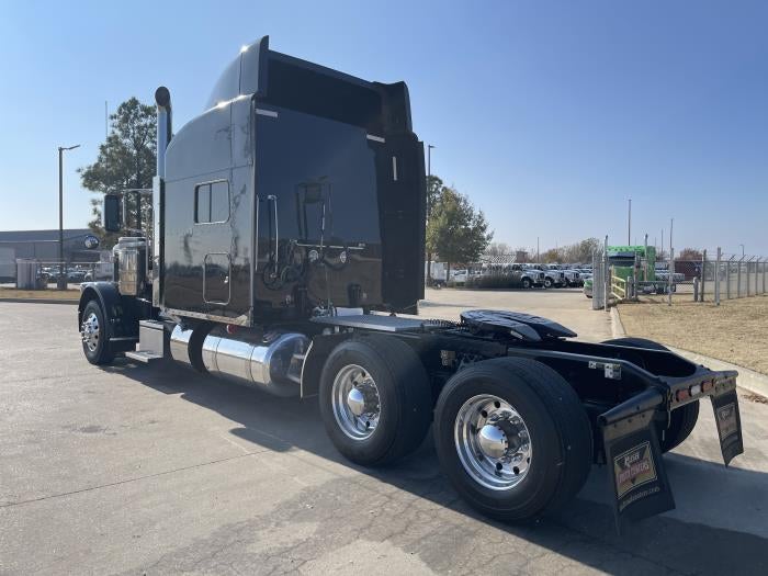 2022 Peterbilt 389 Base