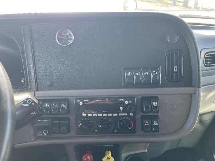 2022 Peterbilt 389 Base