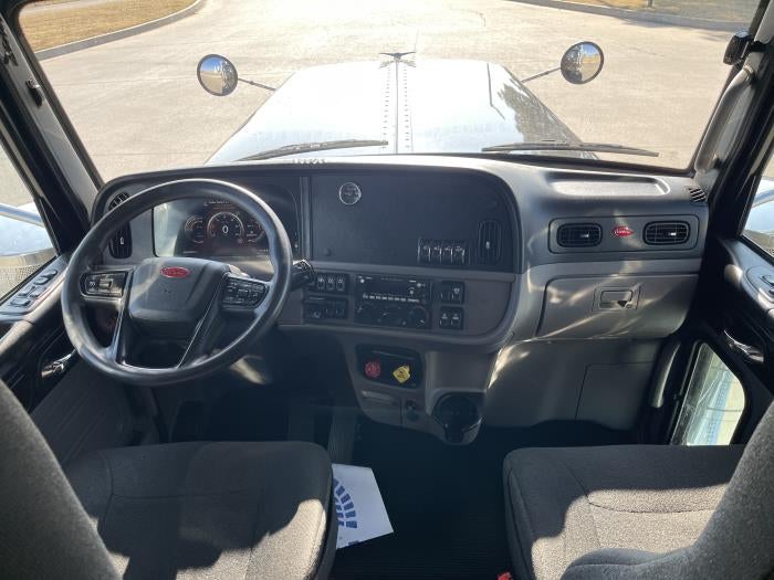 2022 Peterbilt 389 Base