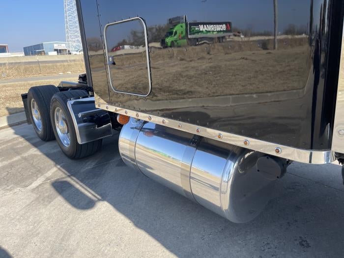 2022 Peterbilt 389 Base